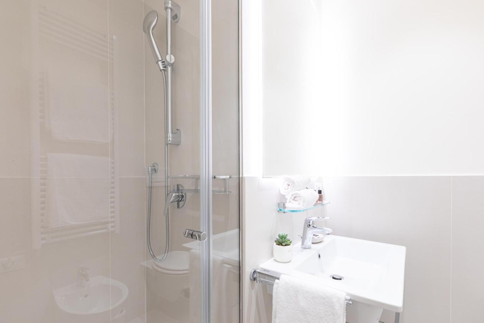 Centrale Suite With Balcony - Top Collection Milano Ngoại thất bức ảnh